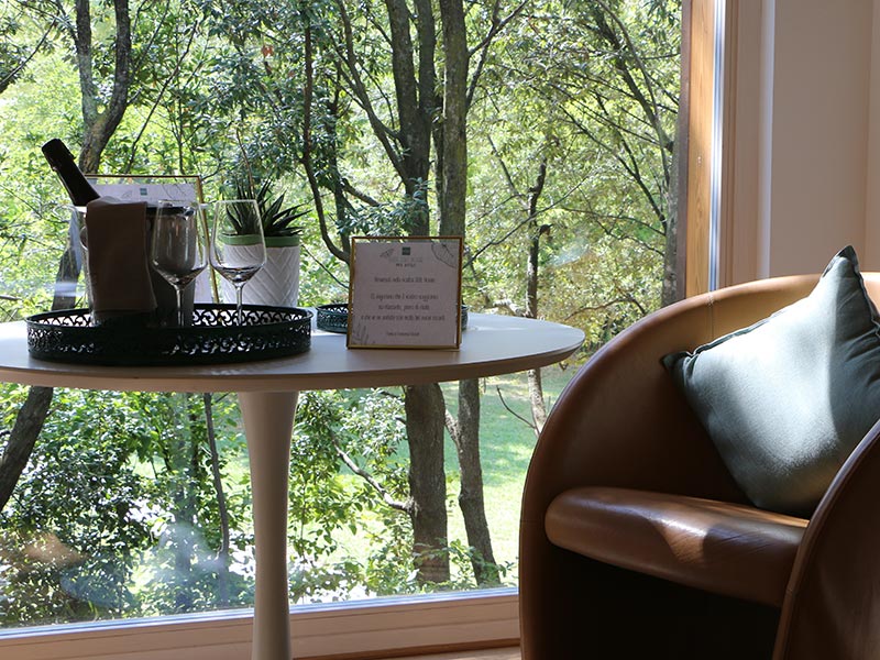 resort albergo le case macerata stilt house dormire in casa sull'albero
