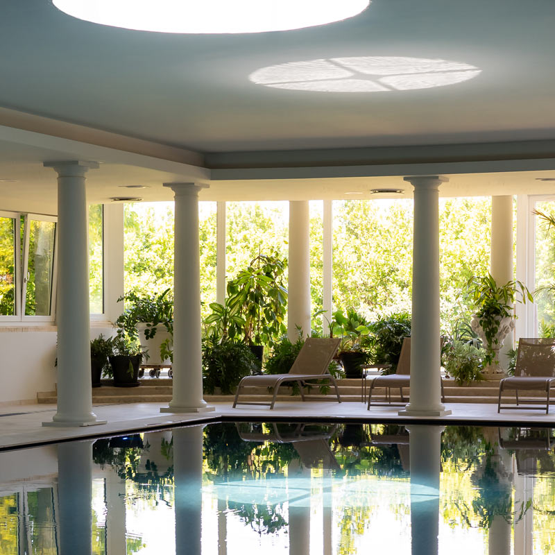 Centro Benessere a Macerata con piscina riscaldata e SPA del Resort Le Case